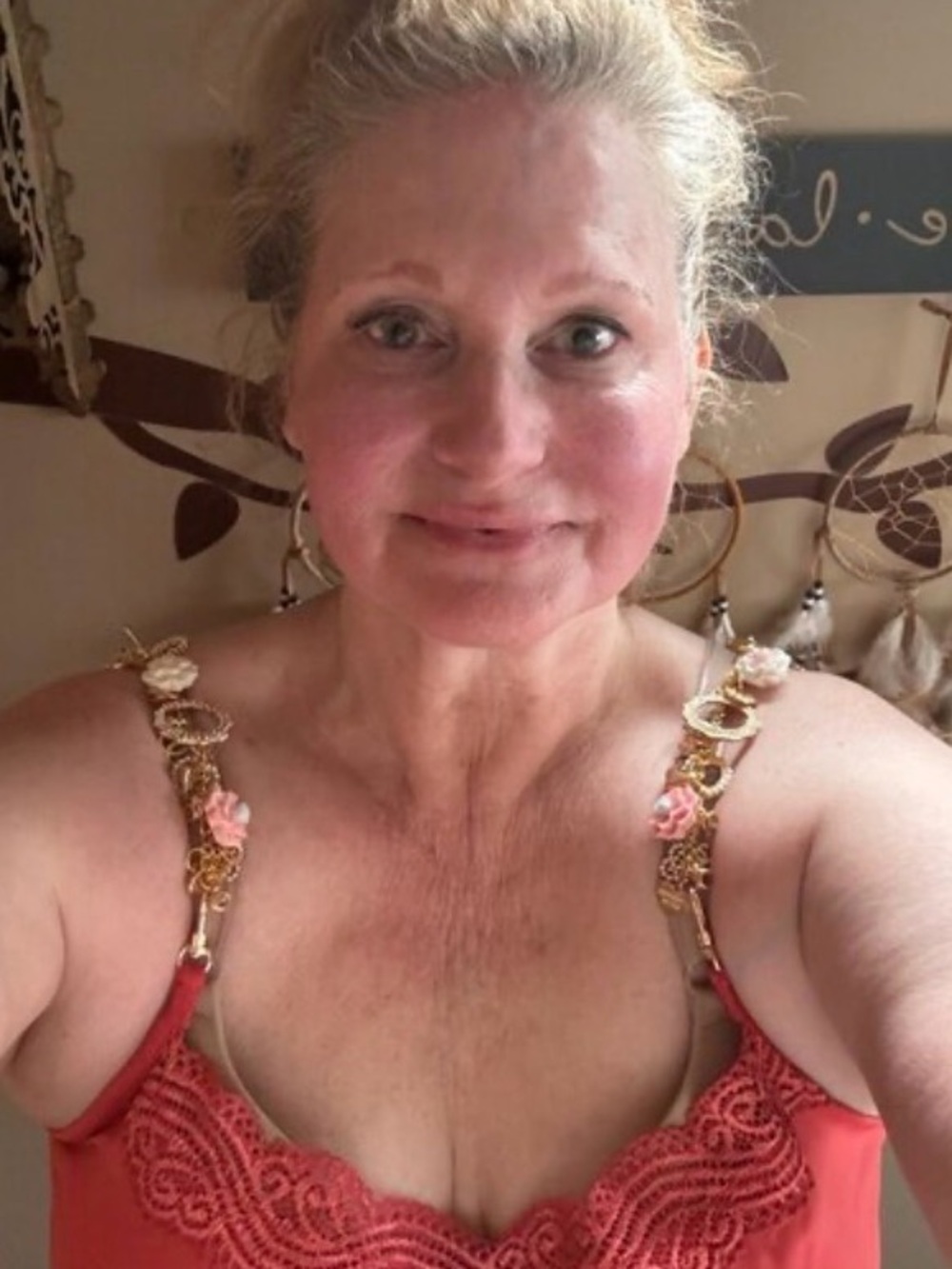 Shoulder Candy Strap  Tank| 𝐁𝐄𝐀𝐔𝐓𝐈𝐅𝐔𝐋 𝐖𝐎𝐌𝐄𝐍 𝐖𝐄𝐀𝐑𝐈𝐍𝐆 𝐎𝐍𝐄 𝐎𝐅 𝐀 𝐊𝐈𝐍𝐃 𝐂𝐑𝐄𝐀𝐓𝐈𝐎𝐍𝐒💕 - Picture 2 of 5